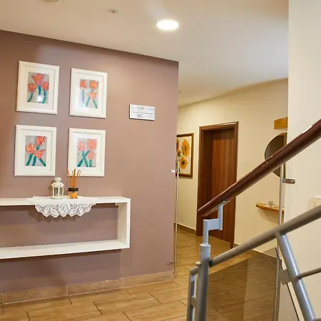 ホステル Delalut