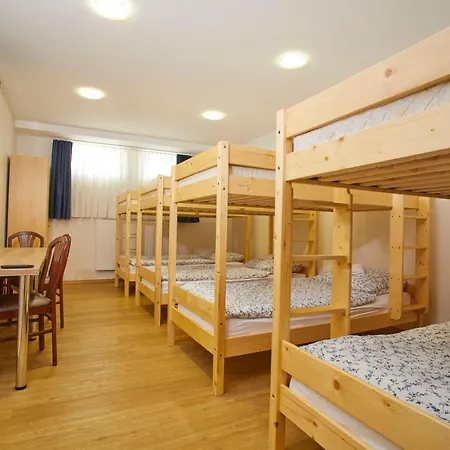 Hostel Delalut *